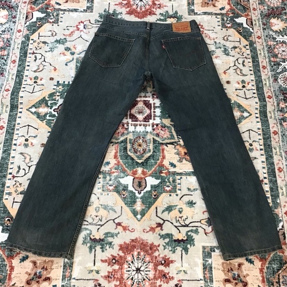 Levi's Men's Relaxed Jeans in Dark Blue 559 33x32 🩵 - Picture 2 of 3